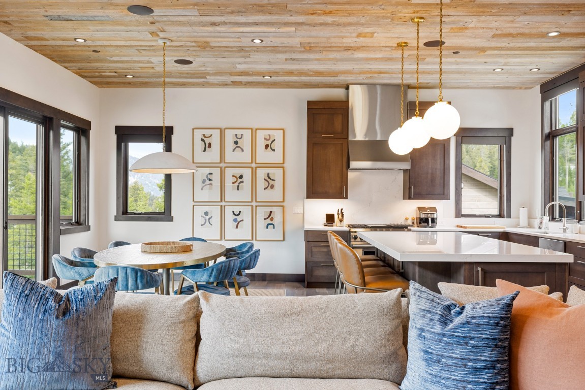 545 Outlook Trail 60 Property Photo 14