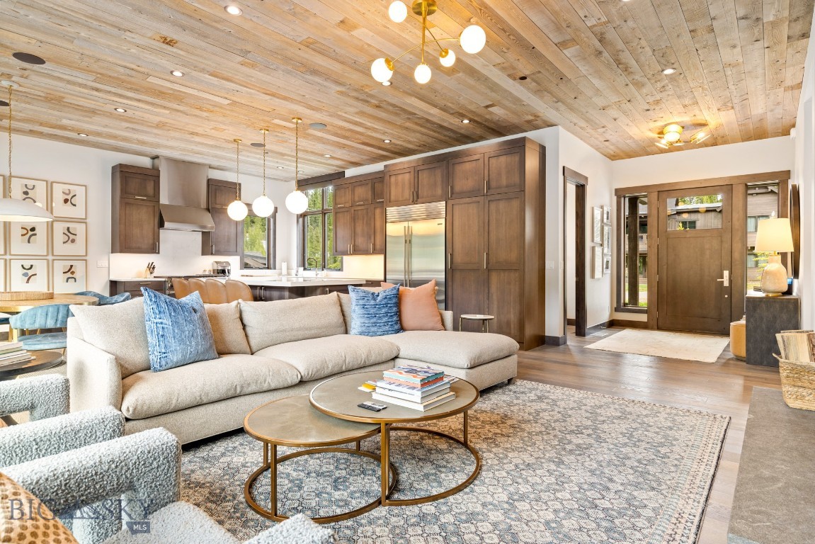 545 Outlook Trail 60 Property Photo 15