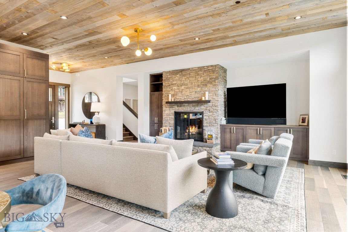 545 Outlook Trail 60 Property Photo 16