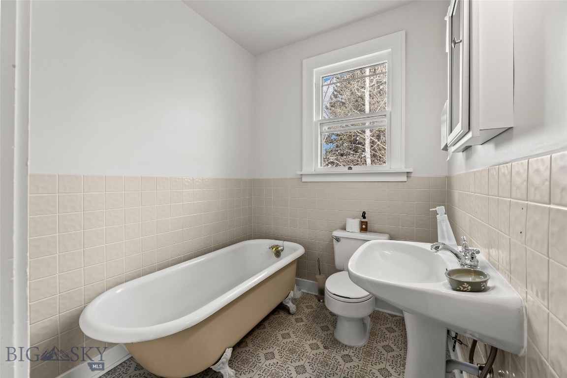 319 S Willson Property Photo 43