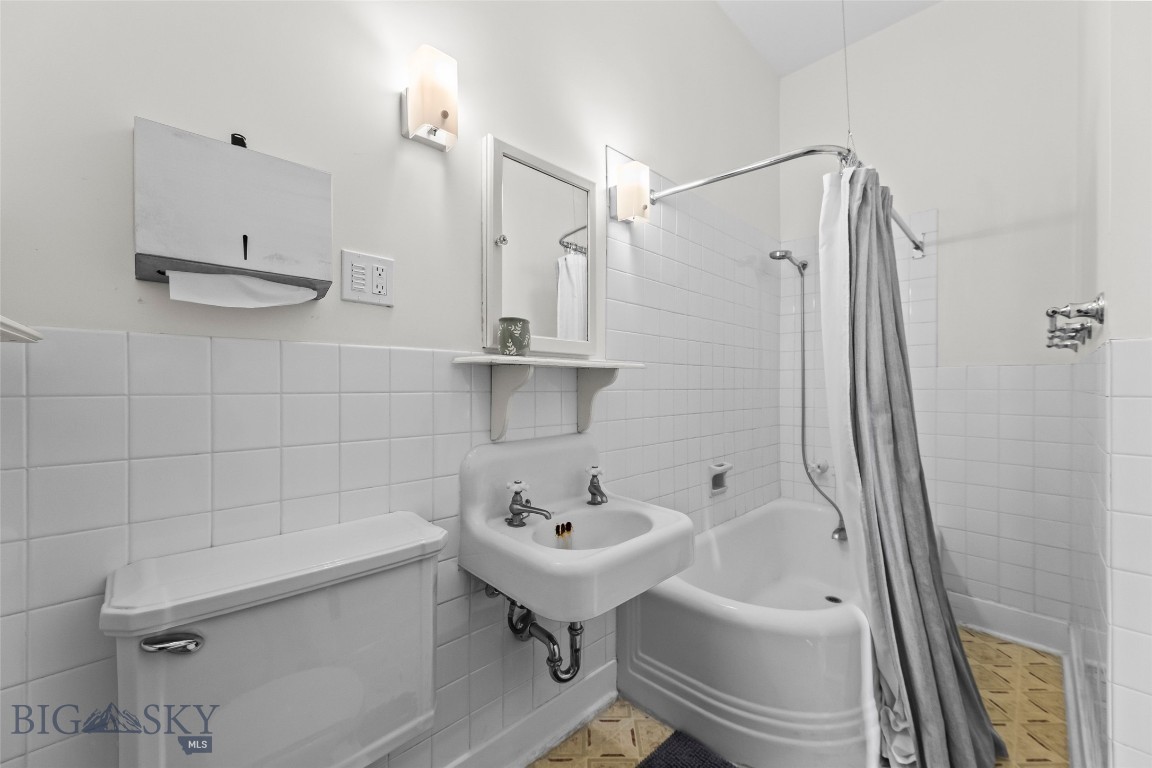 319 S Willson Property Photo 52