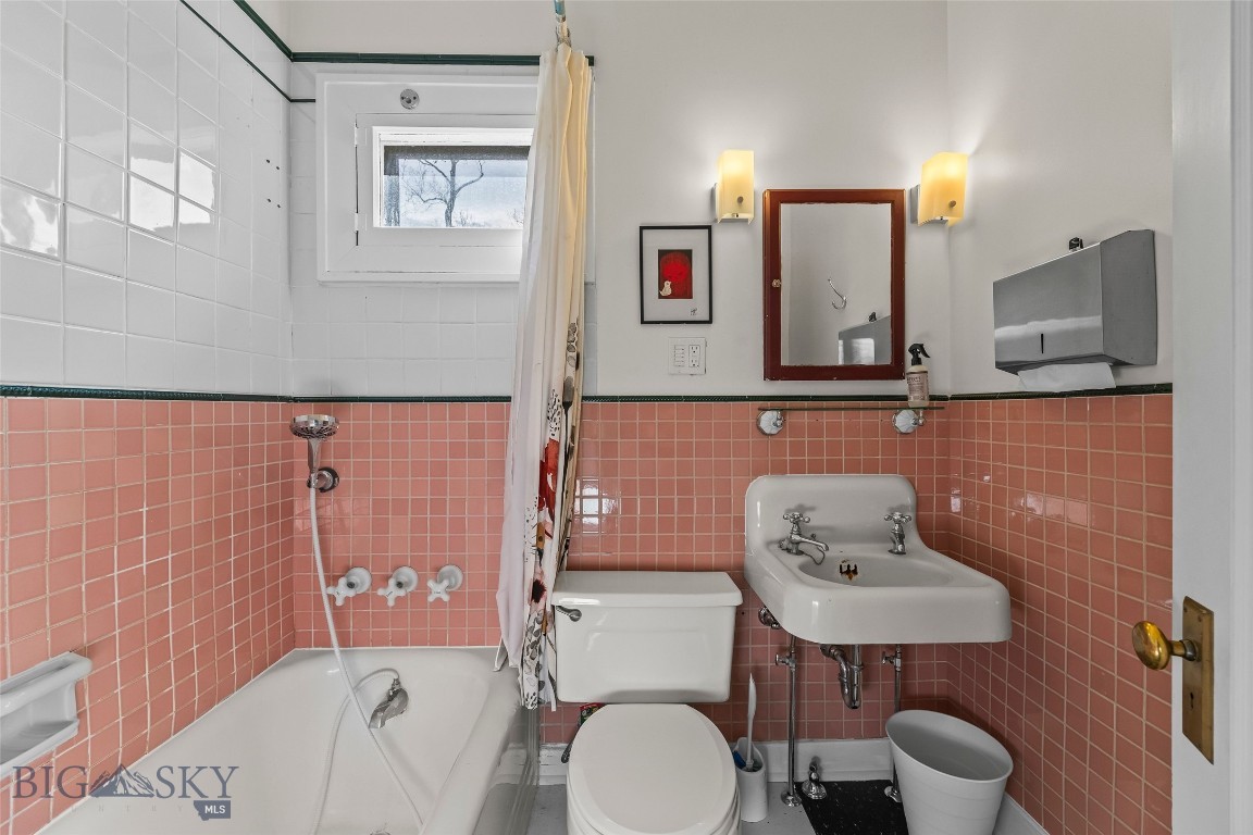 319 S Willson Property Photo 61