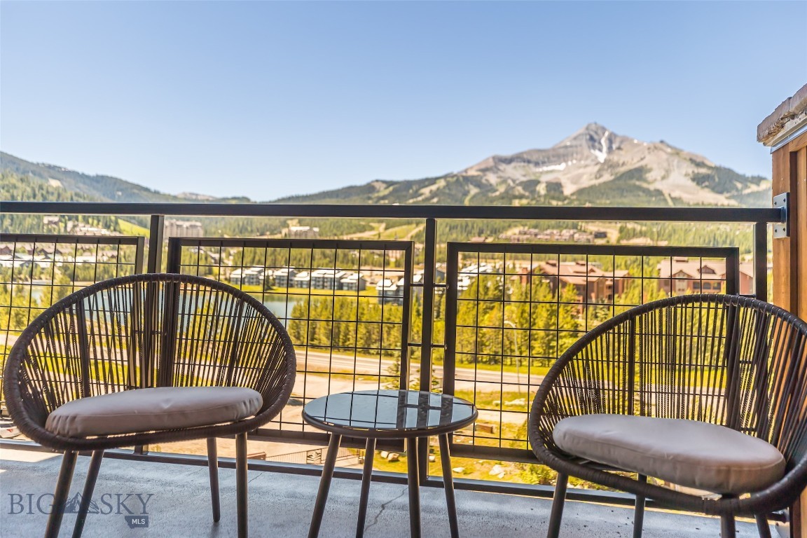 2d Summit View - 403d Property Photo 8