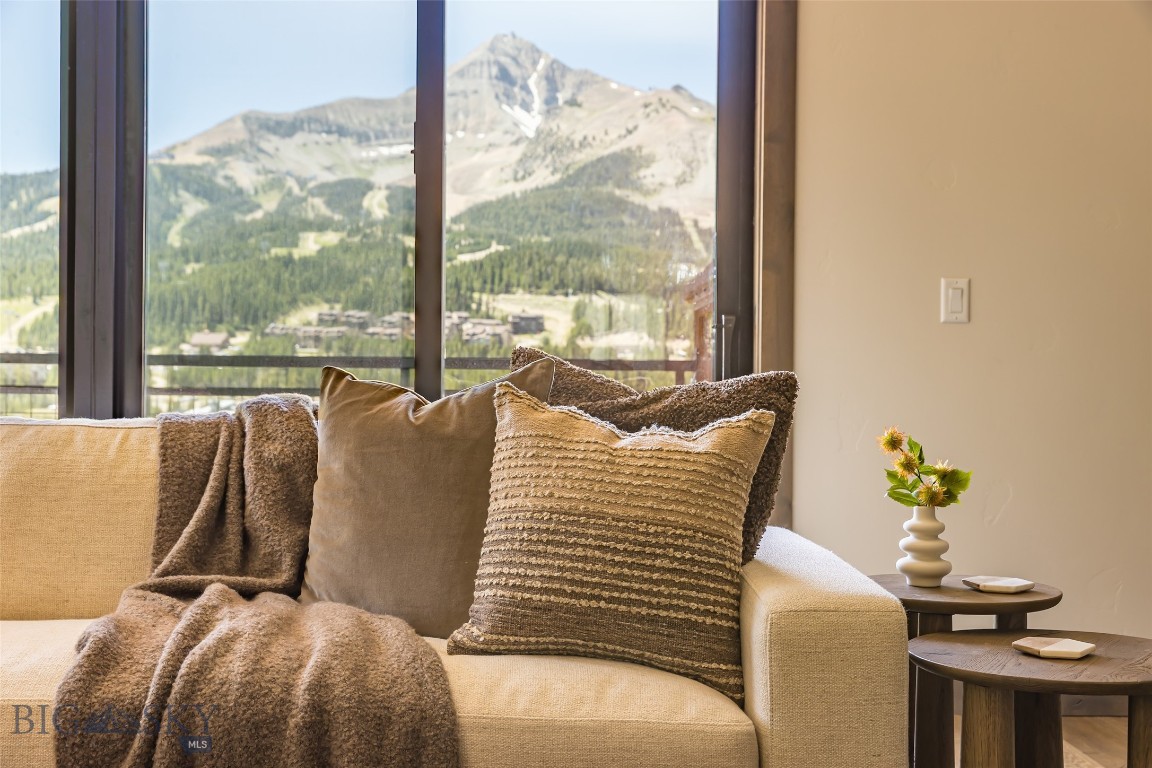 2d Summit View - 403d Property Photo 33