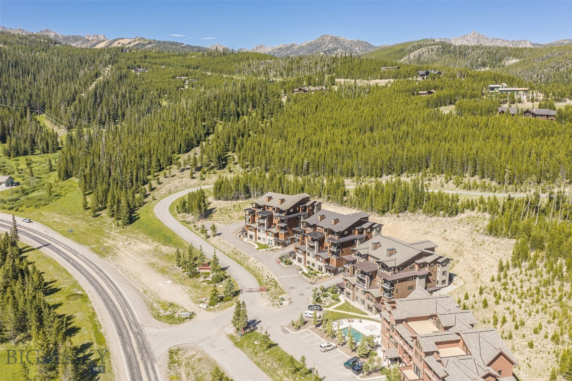 2d Summit View - 401d Property Photo 46