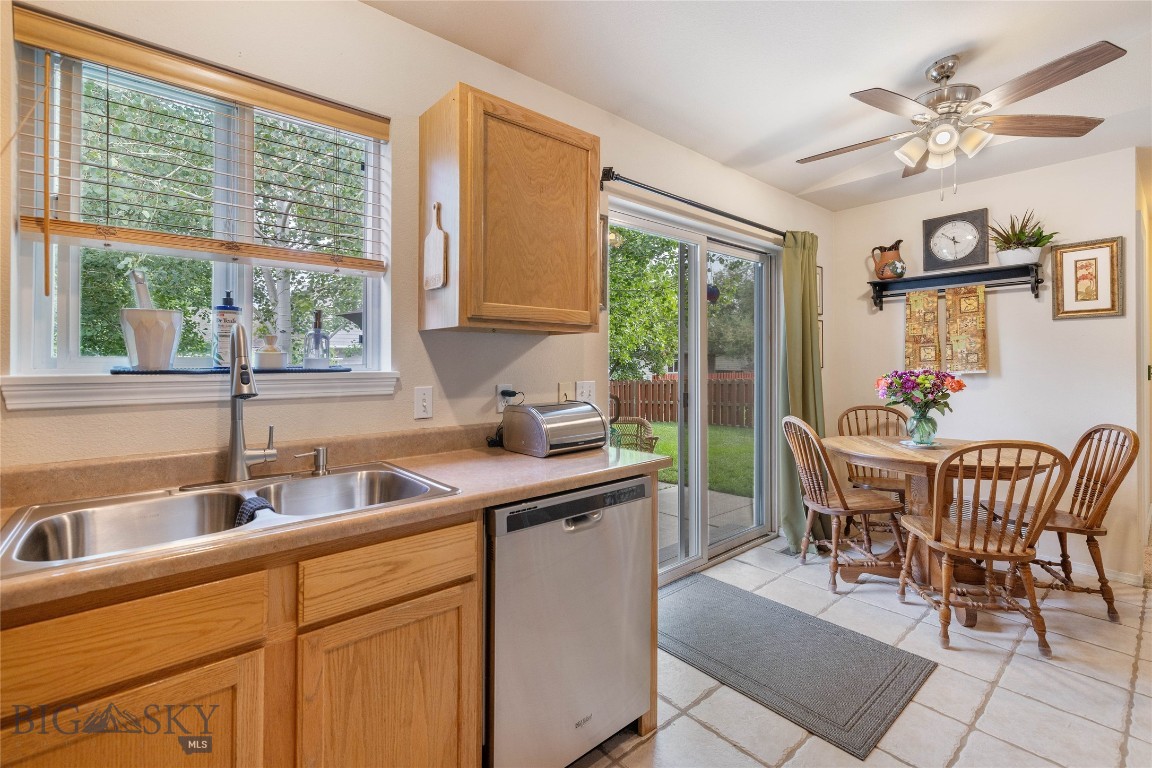 2615 Daisy Drive Property Photo 10