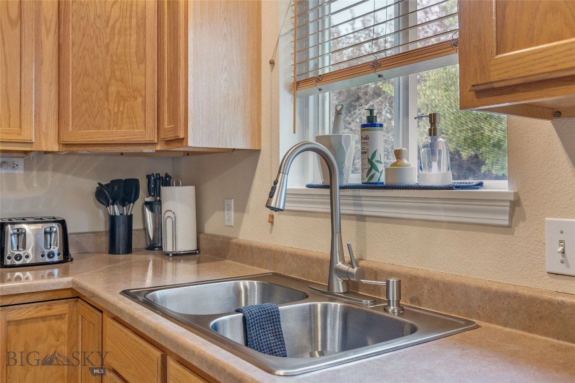 2615 Daisy Drive Property Photo 14