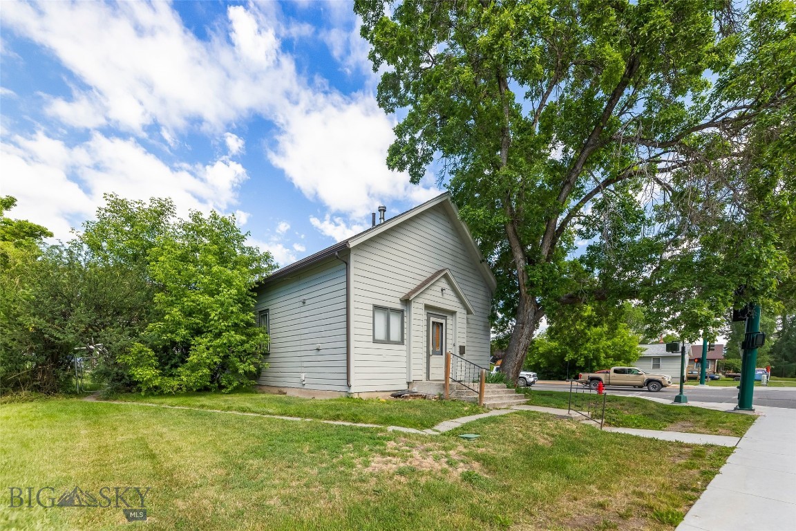 539 N Rouse Avenue Property Photo 3