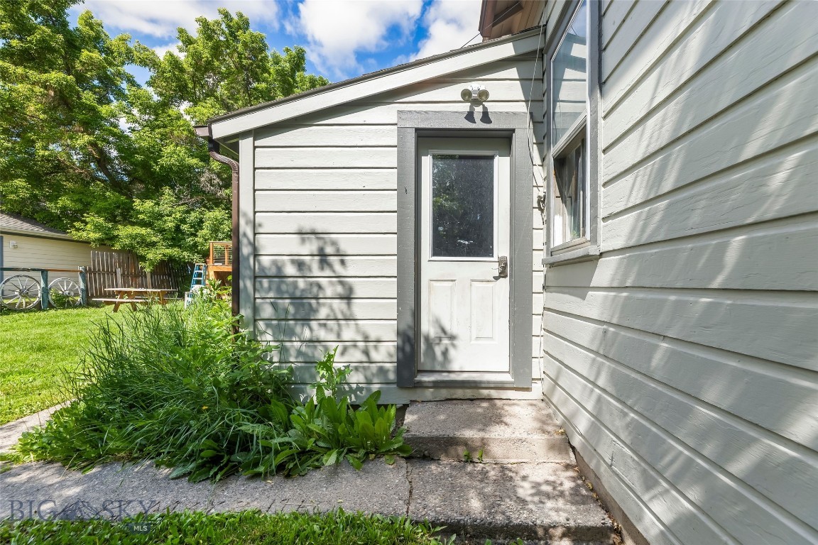 539 N Rouse Avenue Property Photo 31