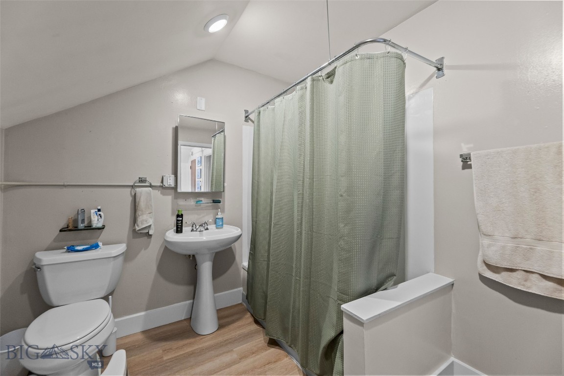 539 N Rouse Avenue Property Photo 53