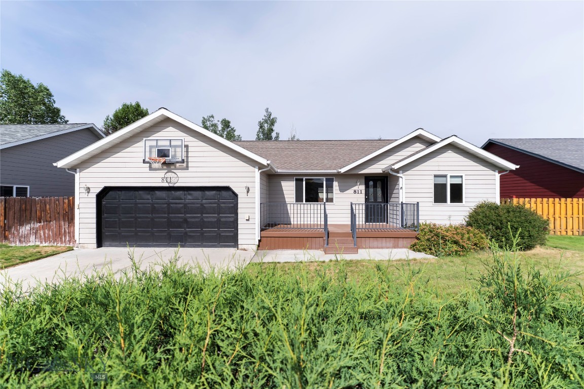811 Dimaggio Drive Property Photo 1