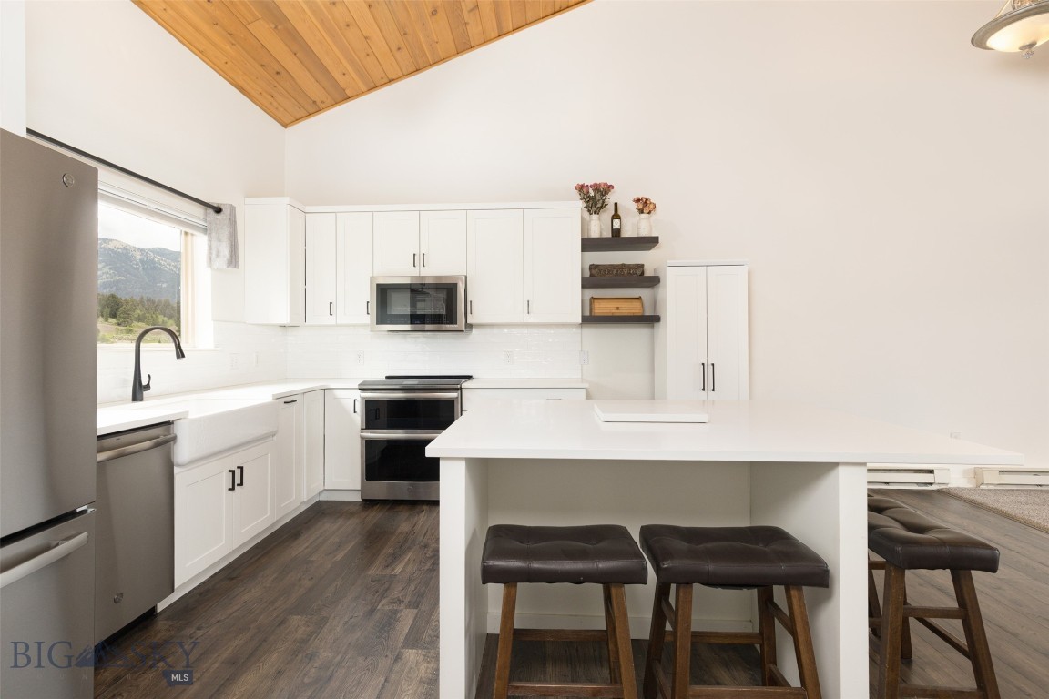 304 Firelight Property Photo 4