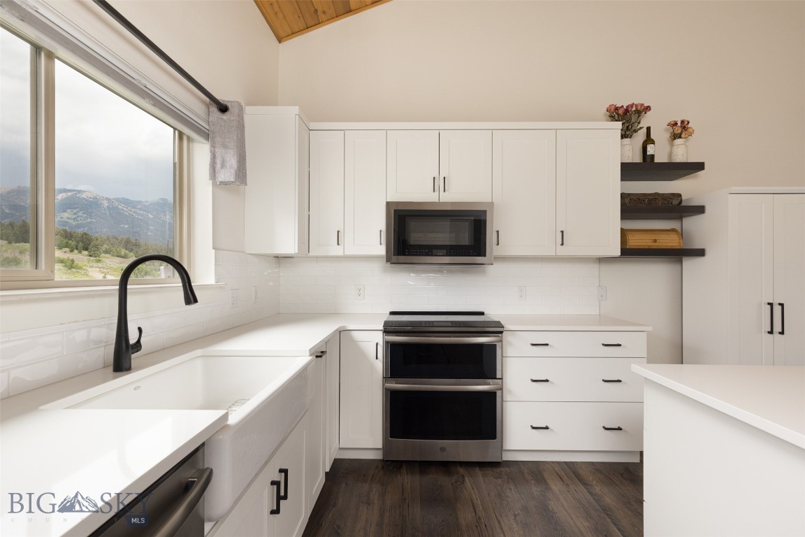 304 Firelight Property Photo 6