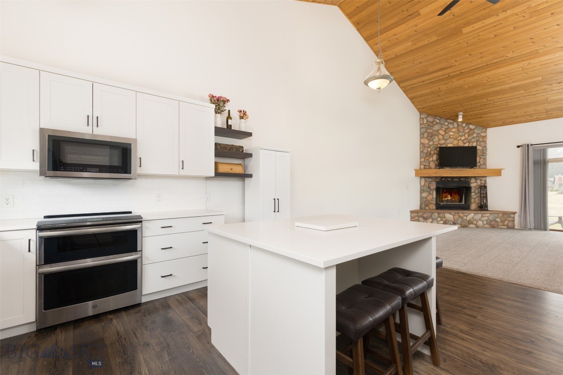 304 Firelight Property Photo 7