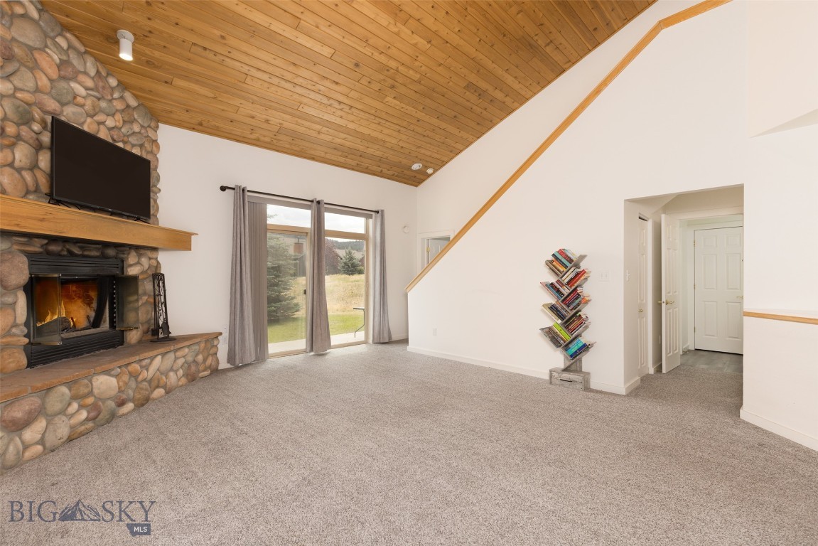 304 Firelight Property Photo 11