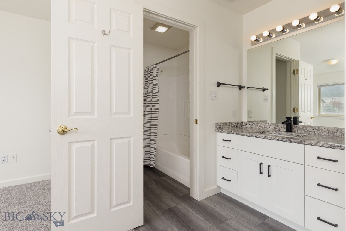 304 Firelight Property Photo 25