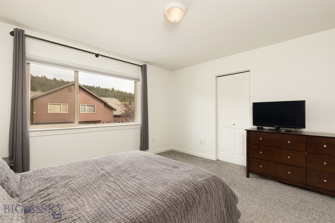 304 Firelight Property Photo 27