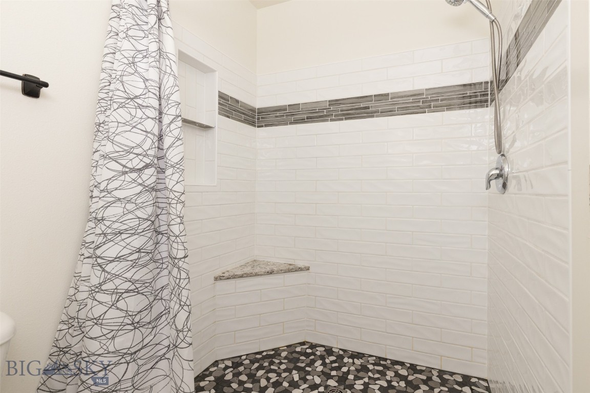 304 Firelight Property Photo 32