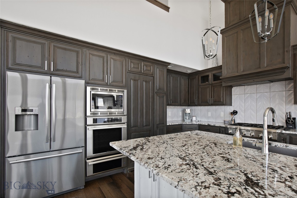 22 Jordan Lane N Property Photo 16