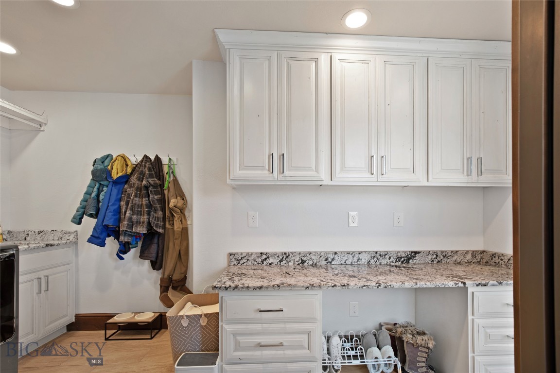 22 Jordan Lane N Property Photo 55