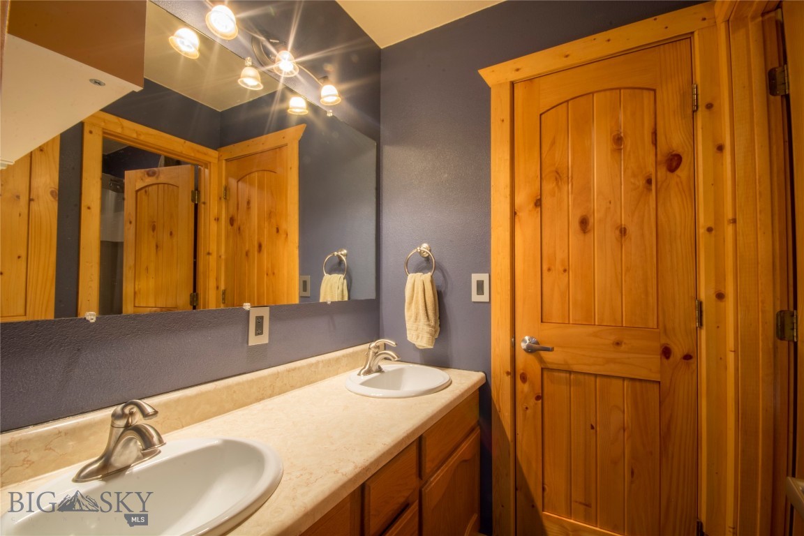 1601 W Olive 5 Property Photo 8