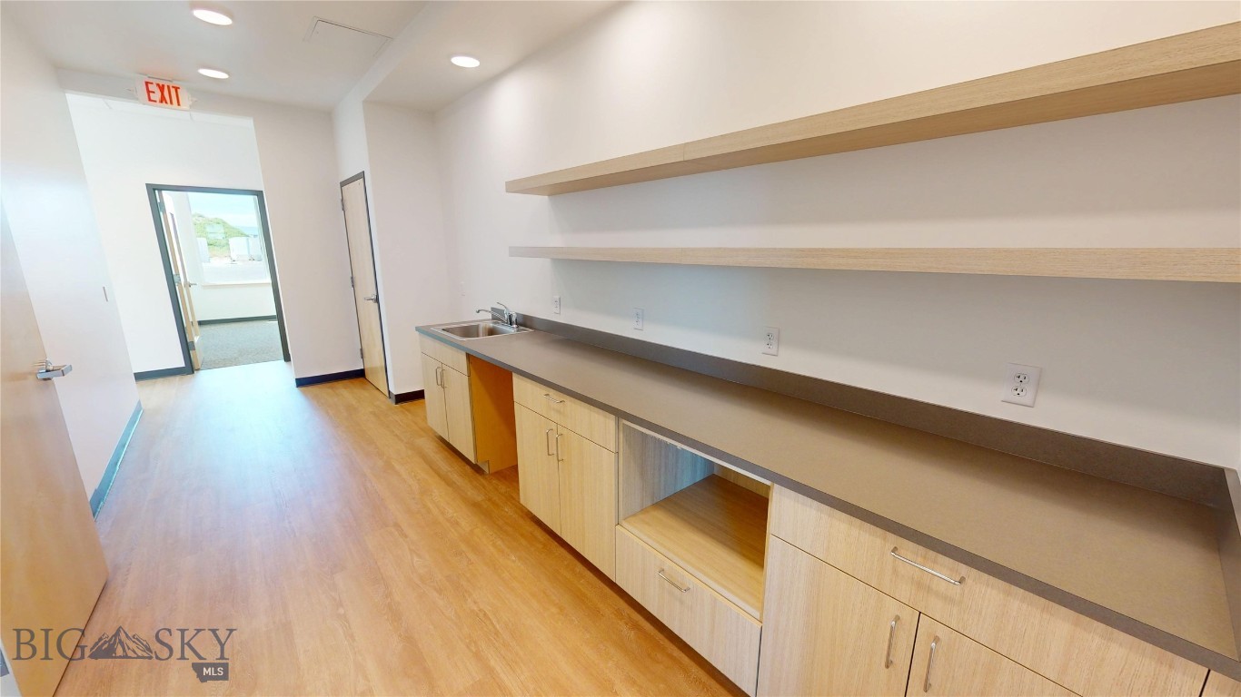 102 Wandering Way Property Photo 10
