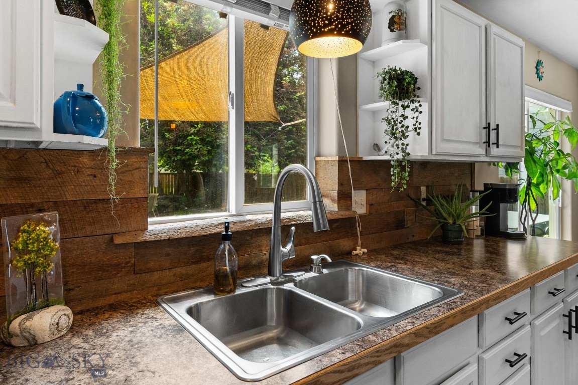 66 Aspenwood Drive Property Photo 14