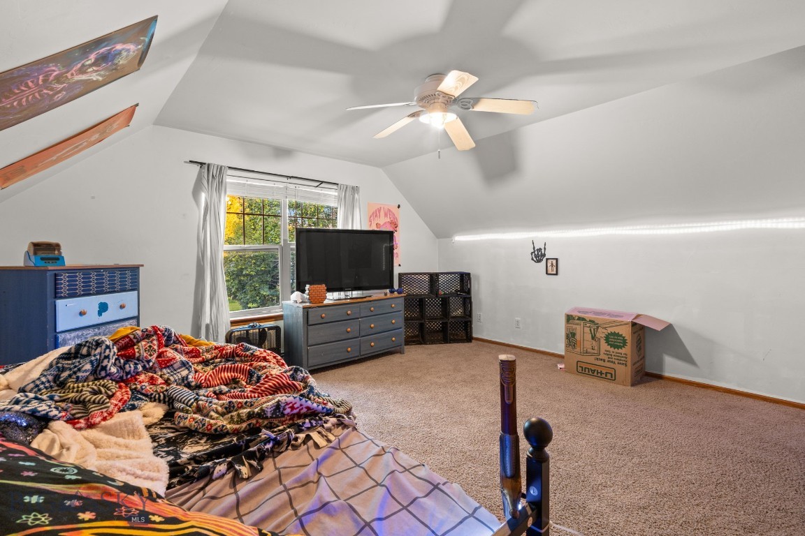 675 N 15th Avenue Property Photo 18