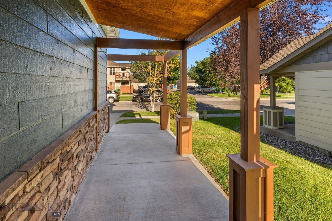 738 Forestglen Drive A Property Photo 3
