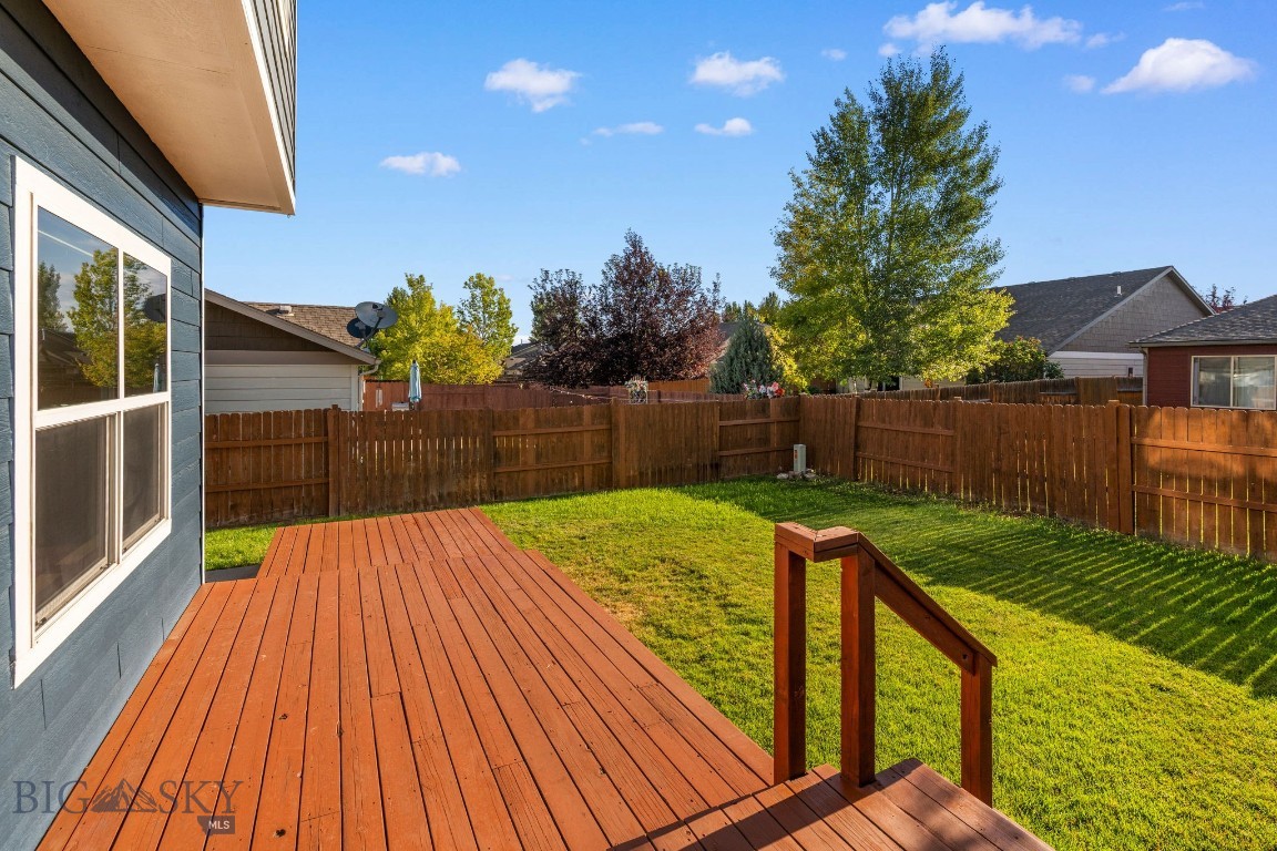 738 Forestglen Drive A Property Photo 4