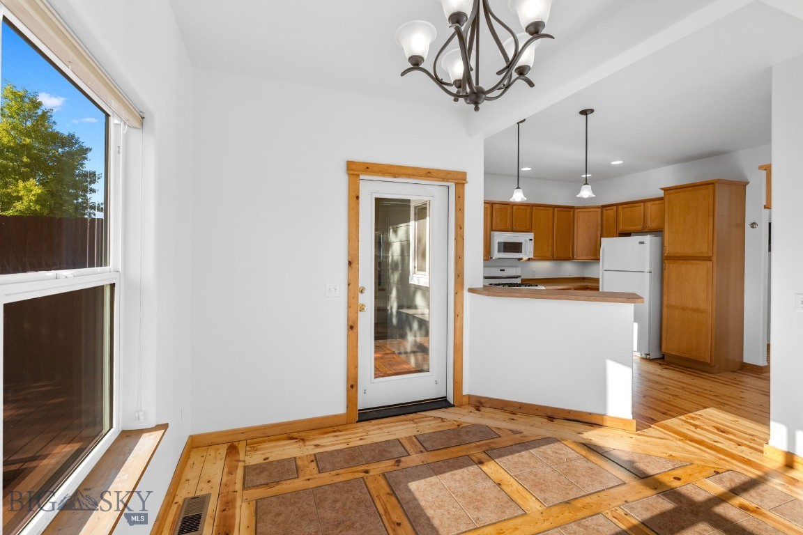 738 Forestglen Drive A Property Photo 12