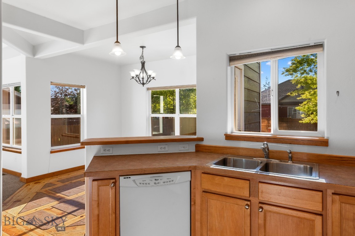 738 Forestglen Drive A Property Photo 15