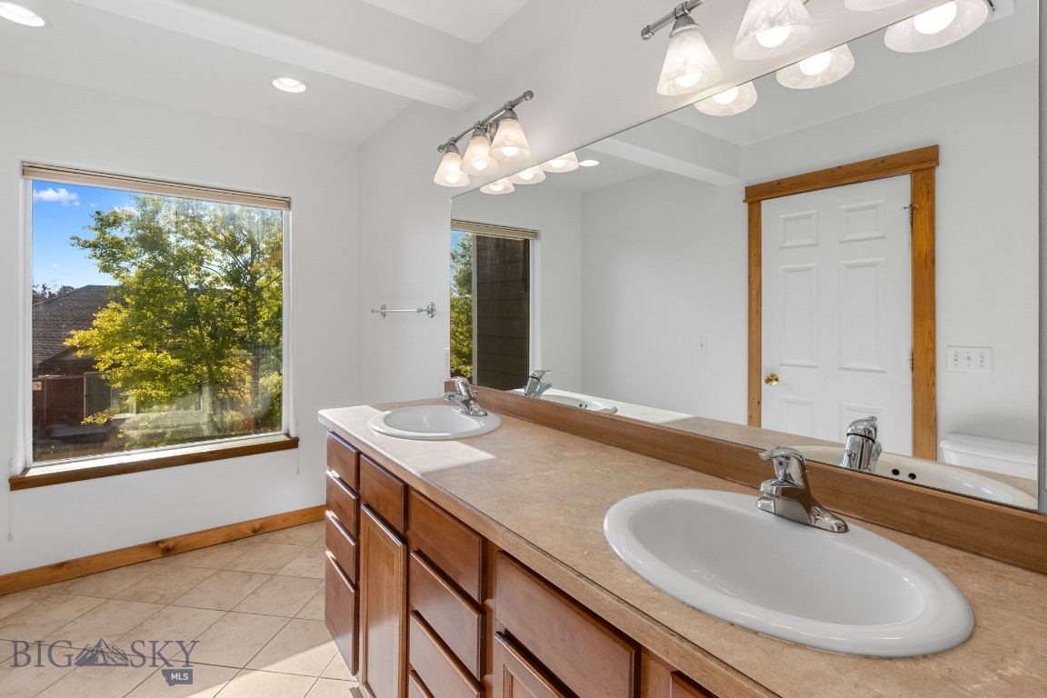 738 Forestglen Drive A Property Photo 22