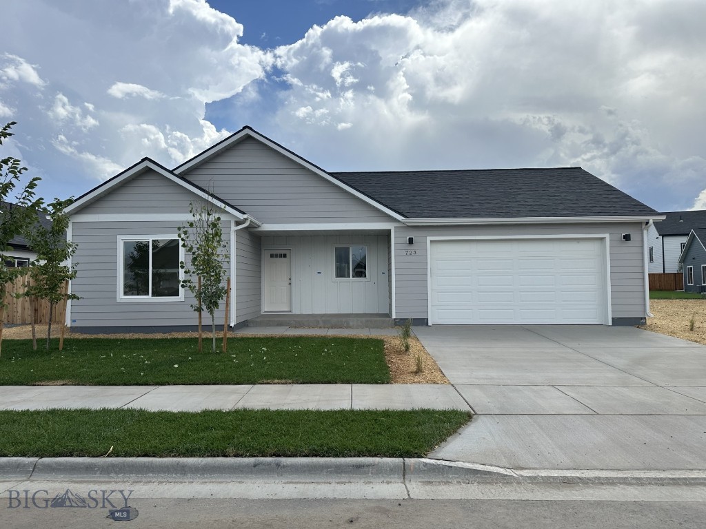 723 Thrice Loop Property Photo 1