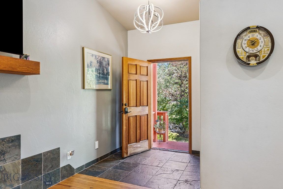 93 Landmark Drive Property Photo 11