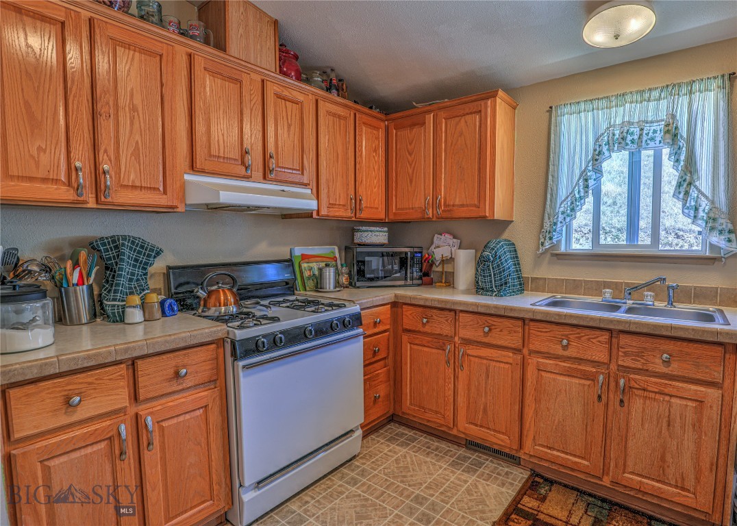 773 Us Highway 12 E Property Photo 7