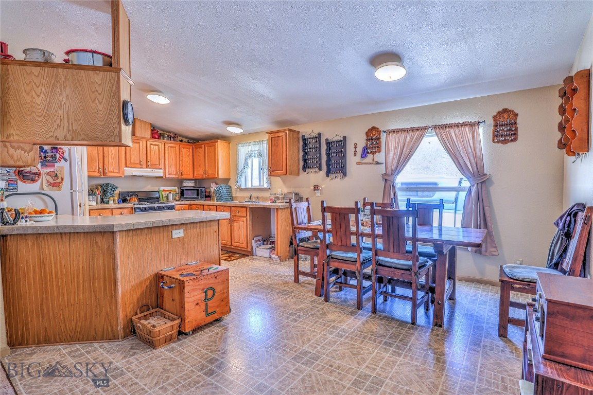 773 Us Highway 12 E Property Photo 9
