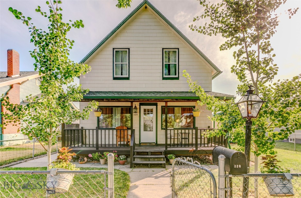 320 N 2nd Street Property Photo 1