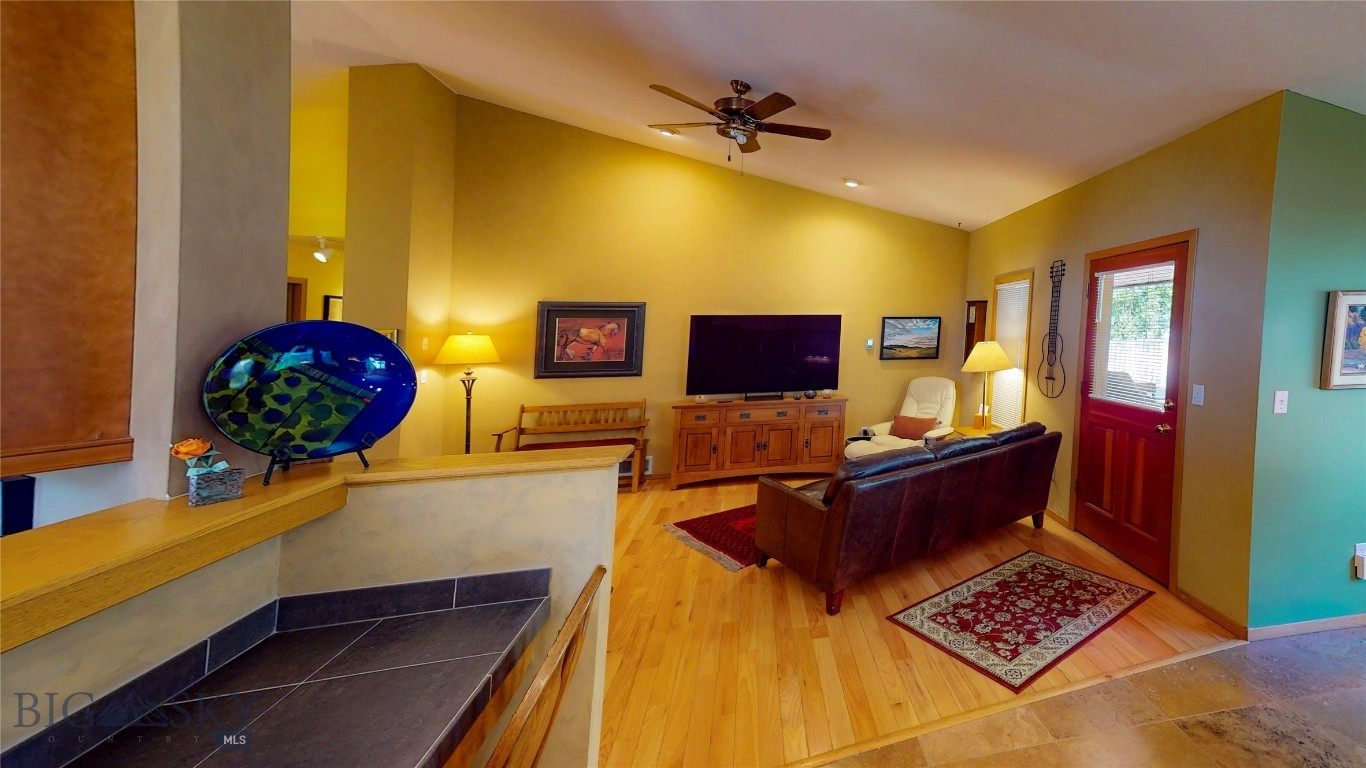 1 Riverside Drive Property Photo 17