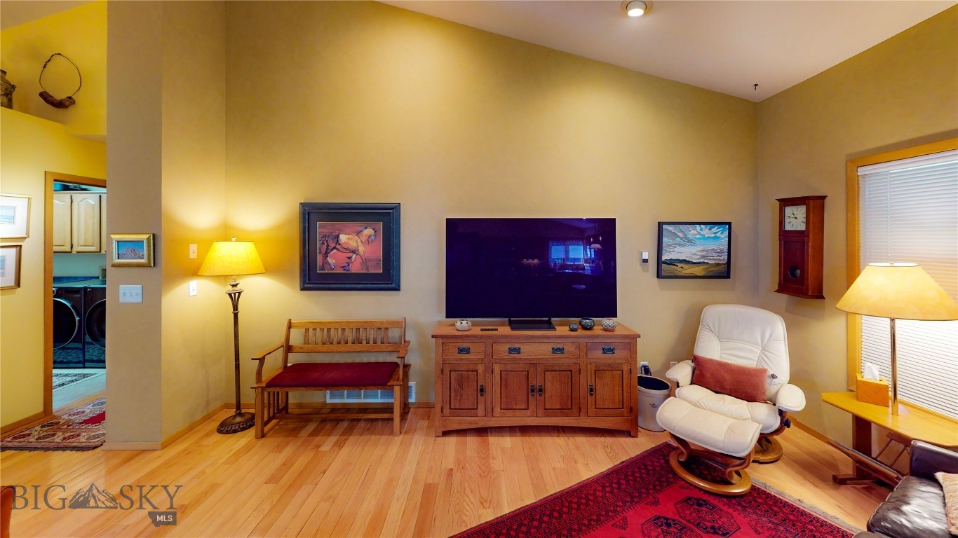 1 Riverside Drive Property Photo 18