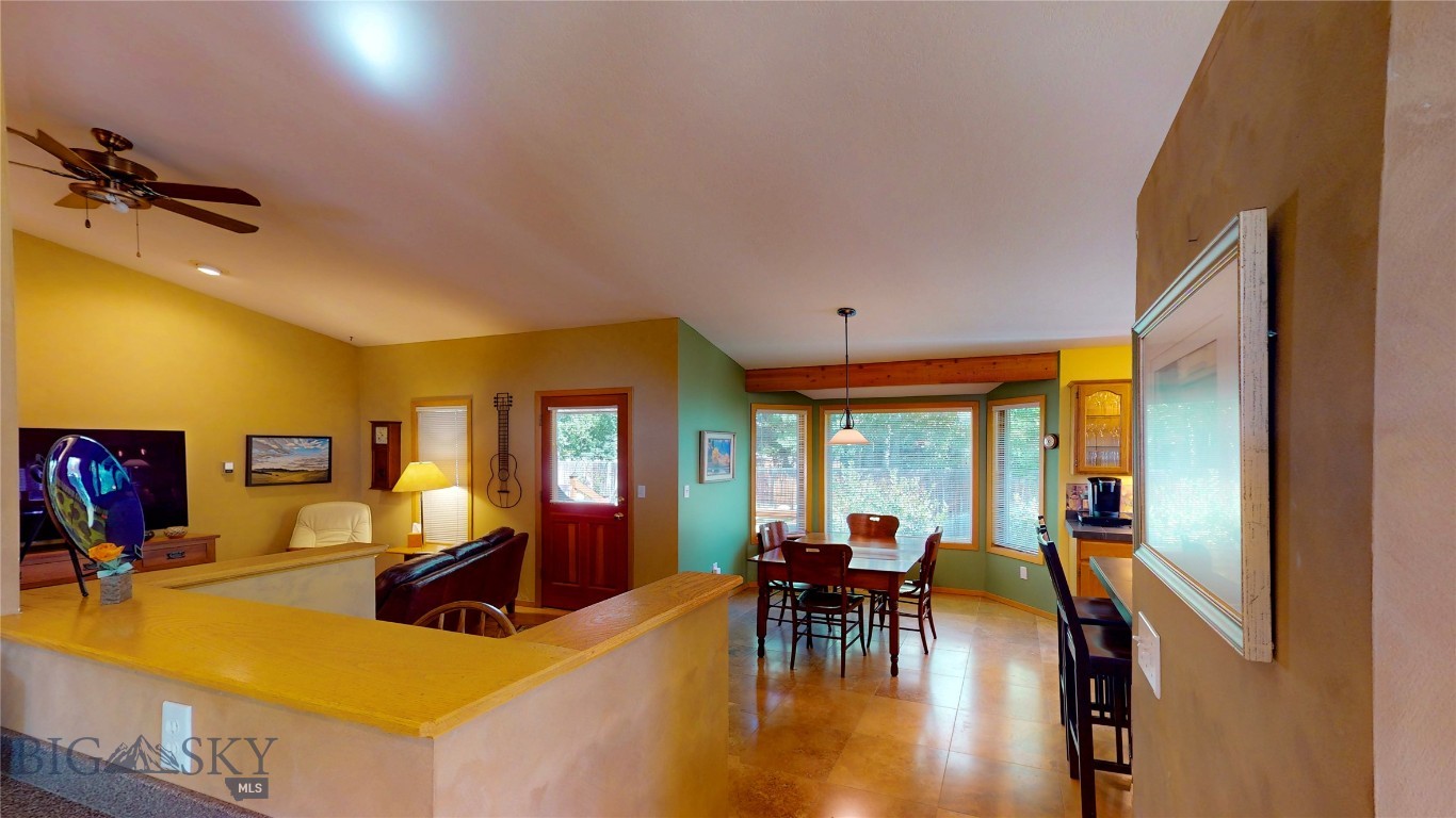 1 Riverside Drive Property Photo 19
