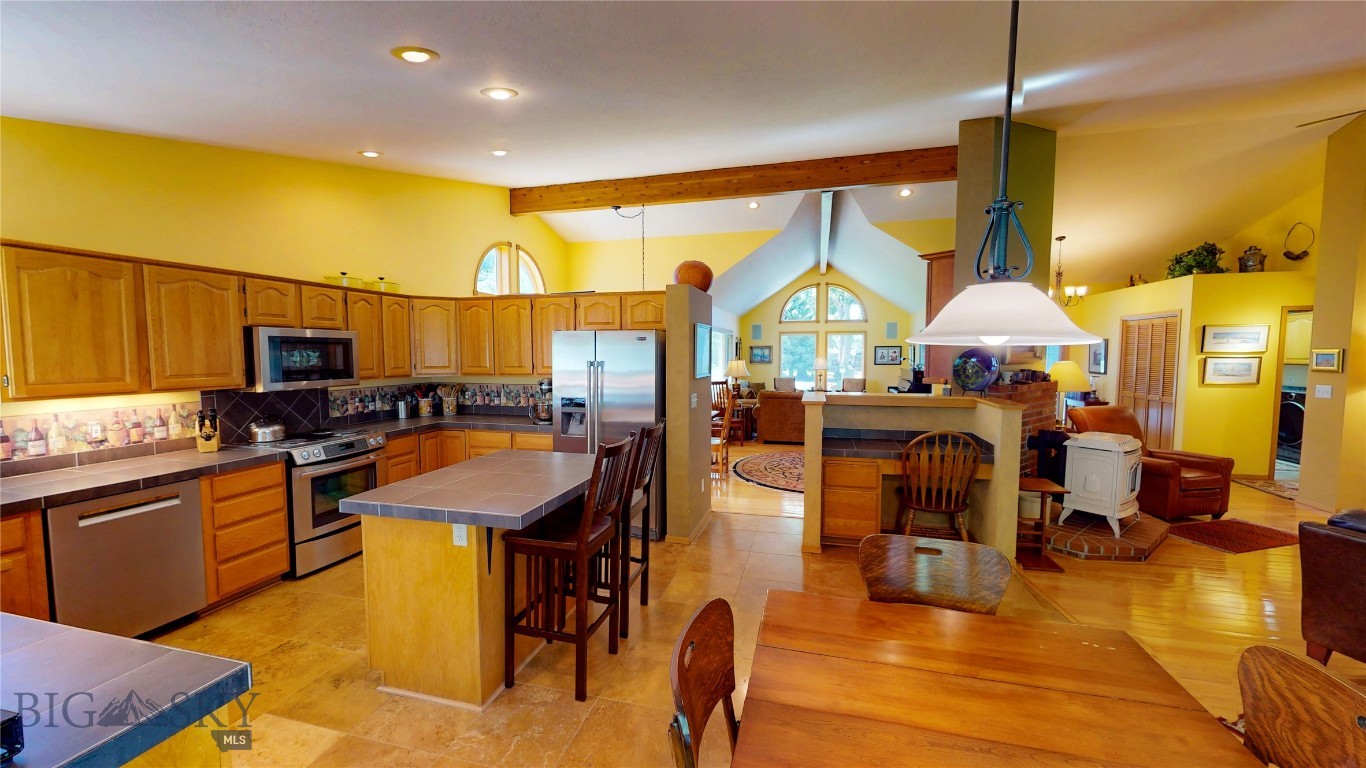 1 Riverside Drive Property Photo 23