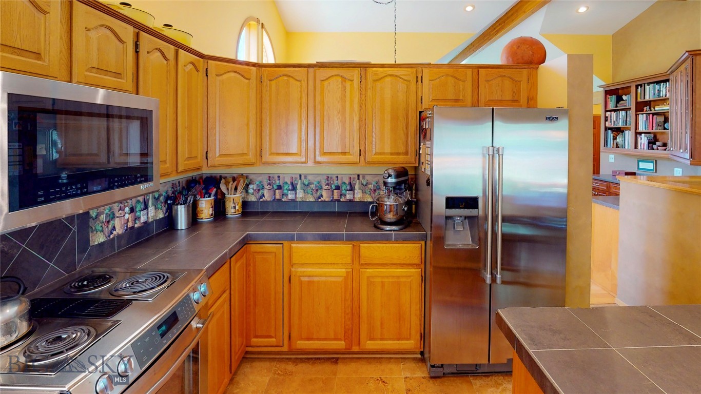 1 Riverside Drive Property Photo 26