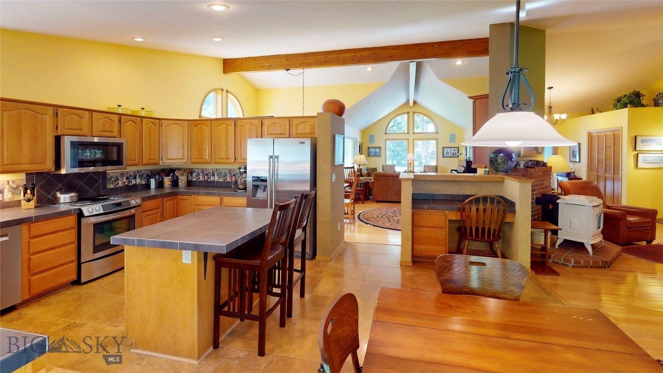 1 Riverside Drive Property Photo 28