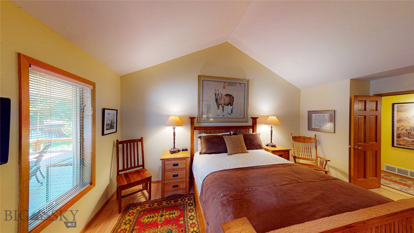 1 Riverside Drive Property Photo 32