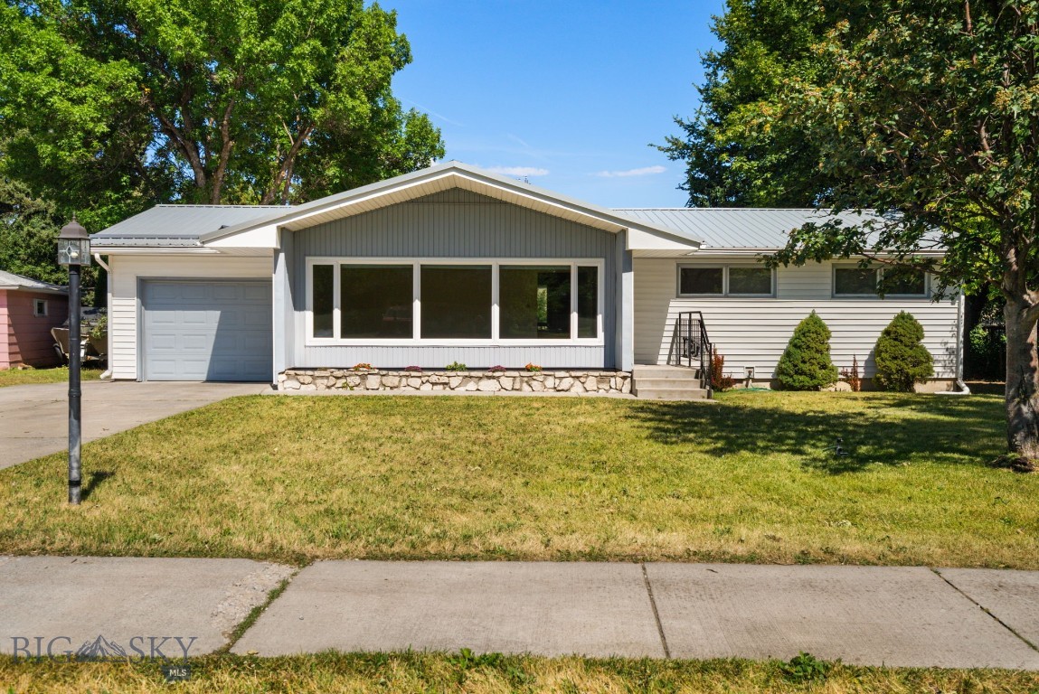 1208 N 8th Avenue Property Photo 1