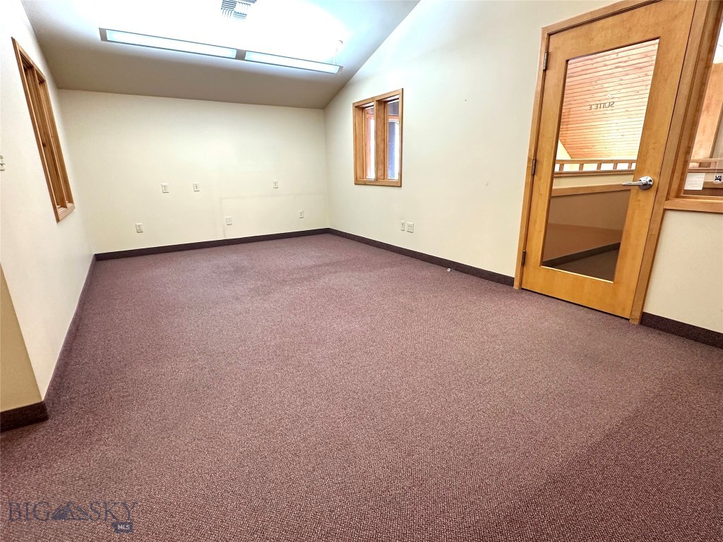 78 Meadow Village E Property Photo 4
