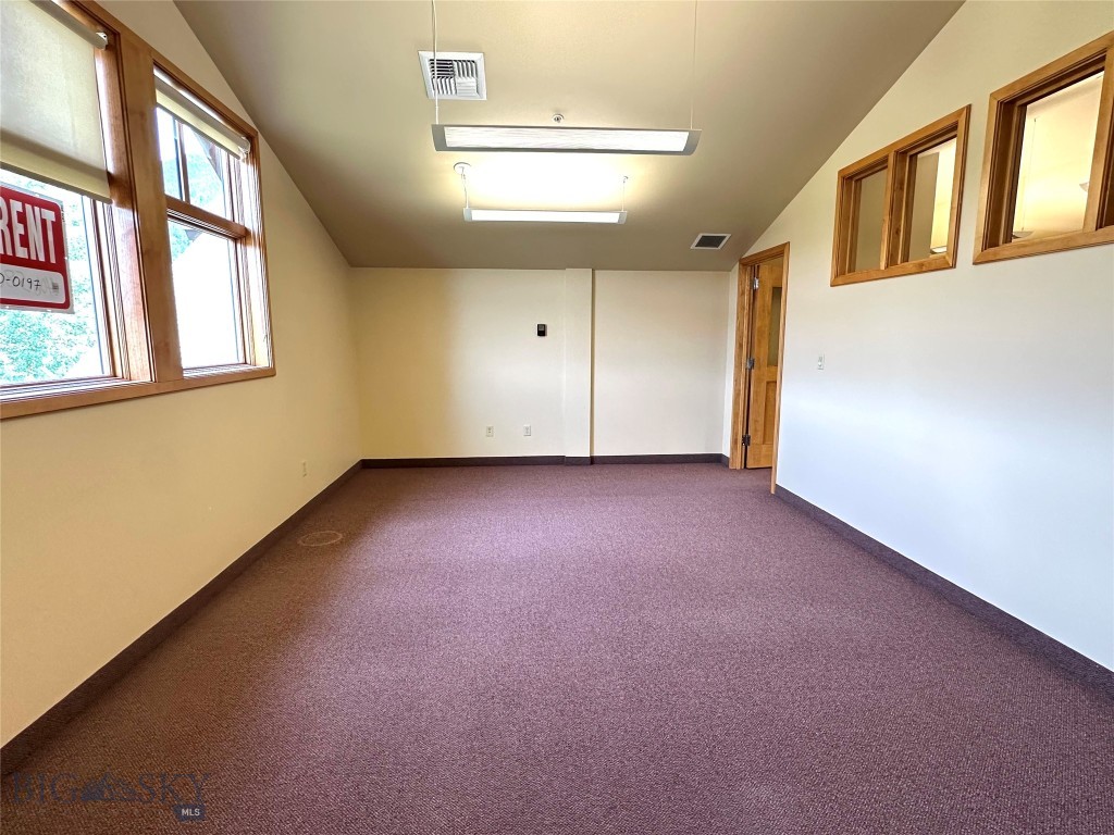 78 Meadow Village E Property Photo 12