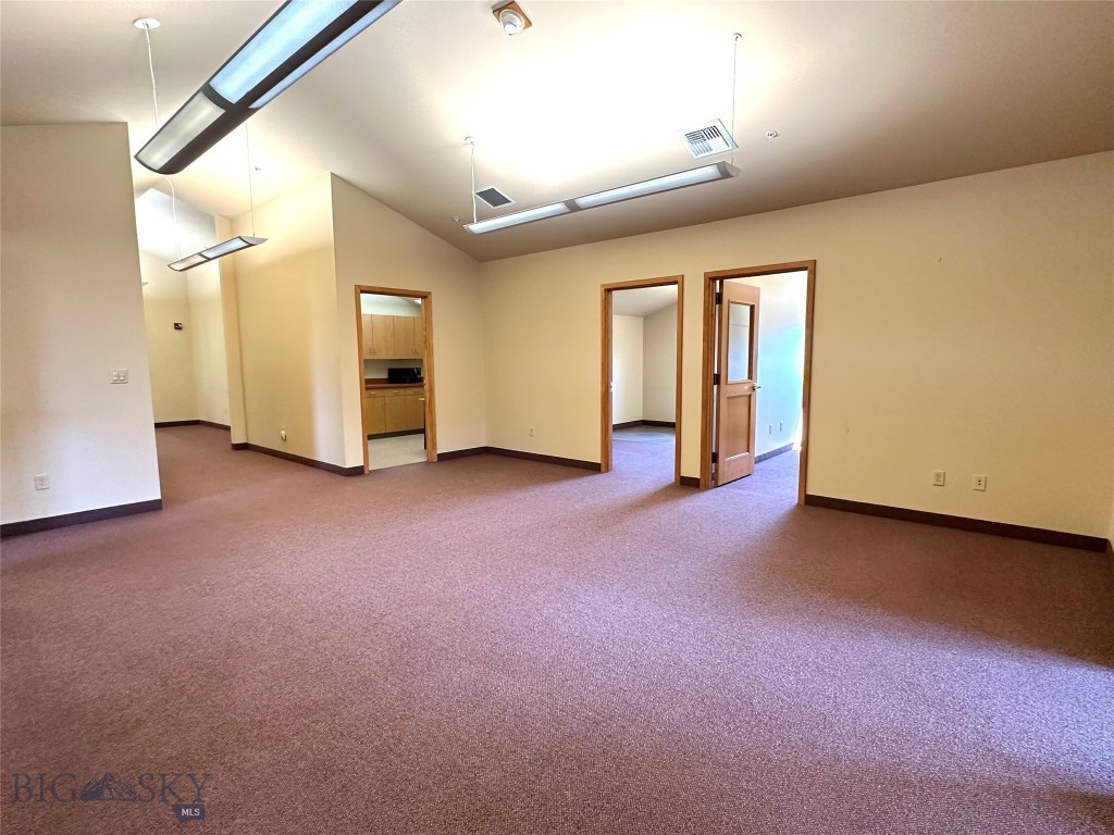 78 Meadow Village E Property Photo 13