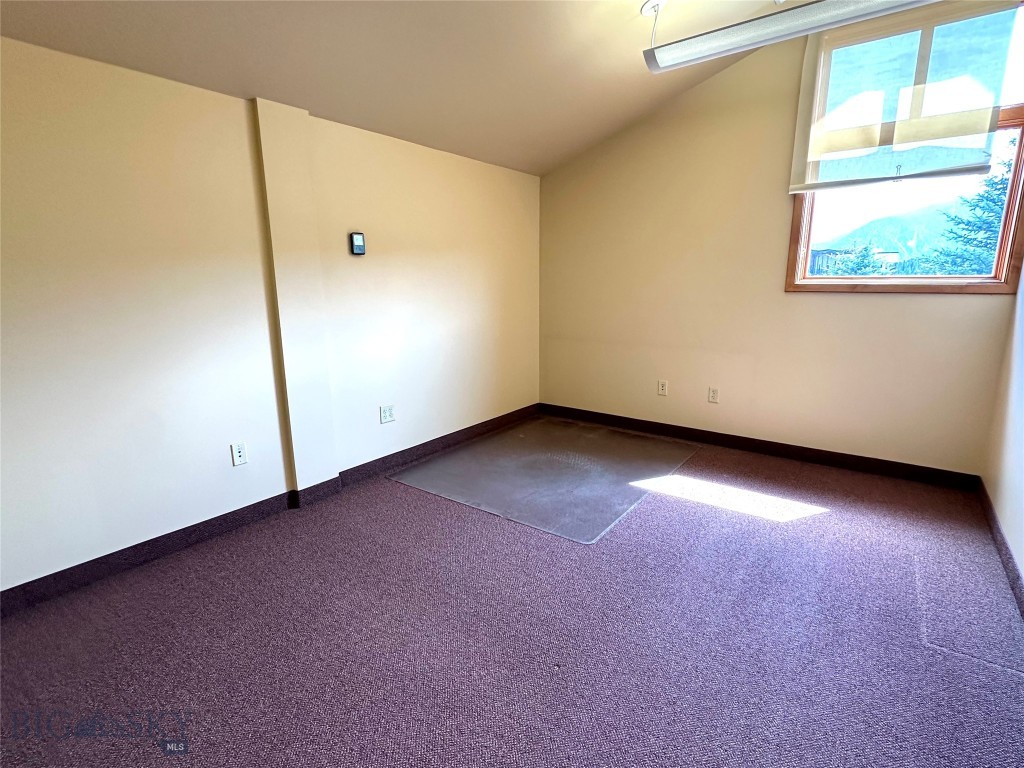 78 Meadow Village E Property Photo 15